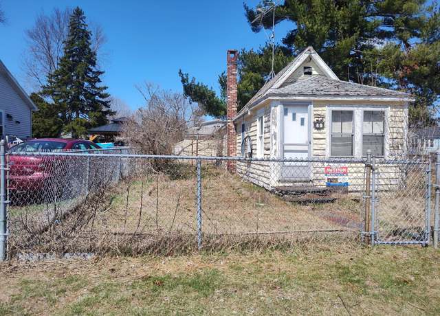 Property at 89 Maple St, Rochester, NH 03867, 1 bed, 1 bath