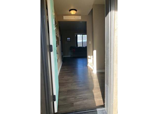 Property at 3352 Daffodil Dr, Mcminnville, OR 97128, 4 beds, 2.5 baths