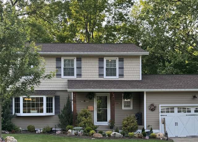 Property at 9472 Lawnfield Dr, Twinsburg, OH 44087, 4 beds, 2.5 baths
