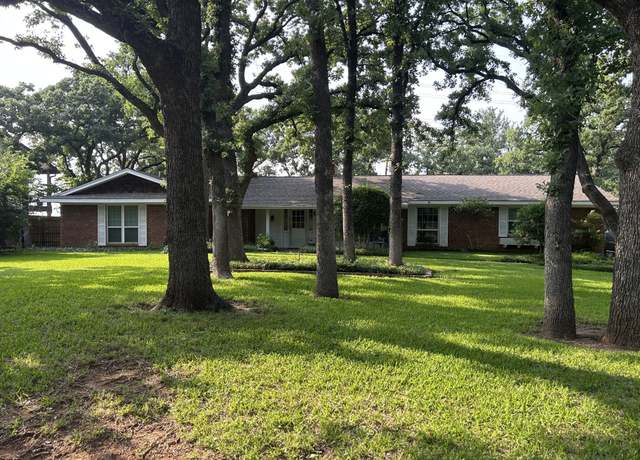 Property at 6411 Beachview Dr, Arlington, TX 76016, 2 beds, 2 baths