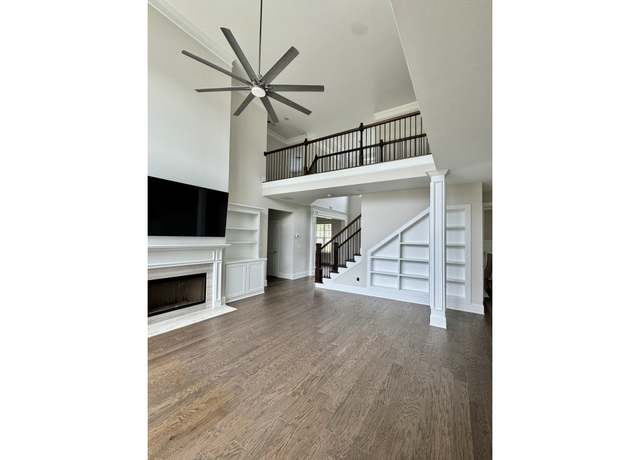 Property at 3216 Drewmore Dr, Suwanee, GA 30024, 5 beds, 3.5 baths