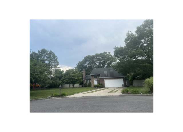 Property at 4 Marlo Ct, Selden, NY 11784, 3 beds, 3 baths