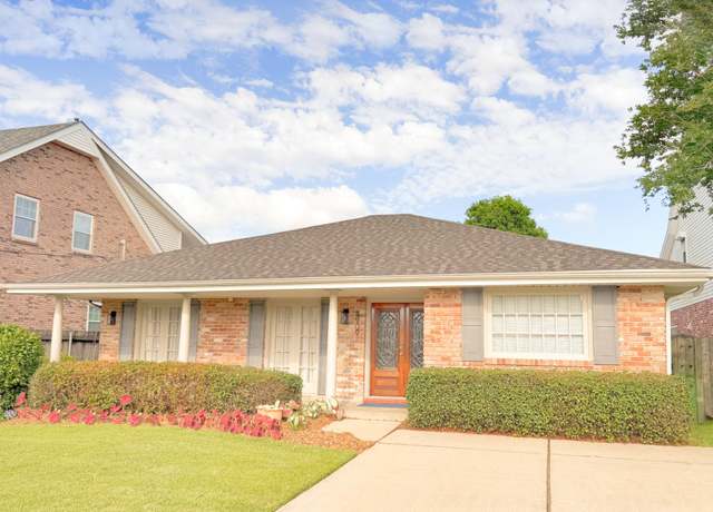 Property at 4909 Kennedy St, Metairie, LA 70006, 3 beds, 2 baths