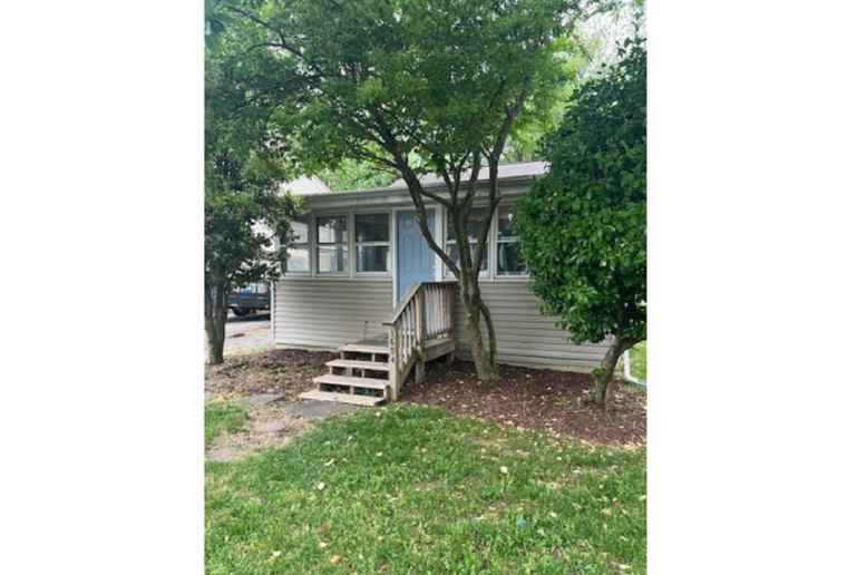 Photo of 1604 Midland Rd Edgewater, MD 21037