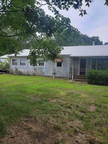 250 Hickory Smokehouse Rd, Hopkinsville, KY 42240 | MLS# 11499251 | Redfin