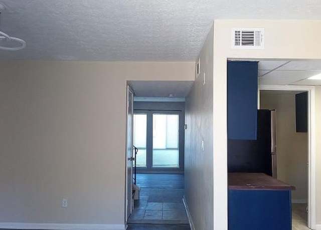 Property at 3184 Nectarine Cir, Decatur, GA 30034, 3 beds, 2 baths
