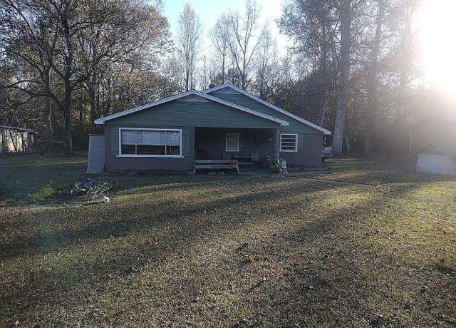Property at 351 Shaw Ln, Sylacauga, AL 35150, 3 beds, 1.5 baths