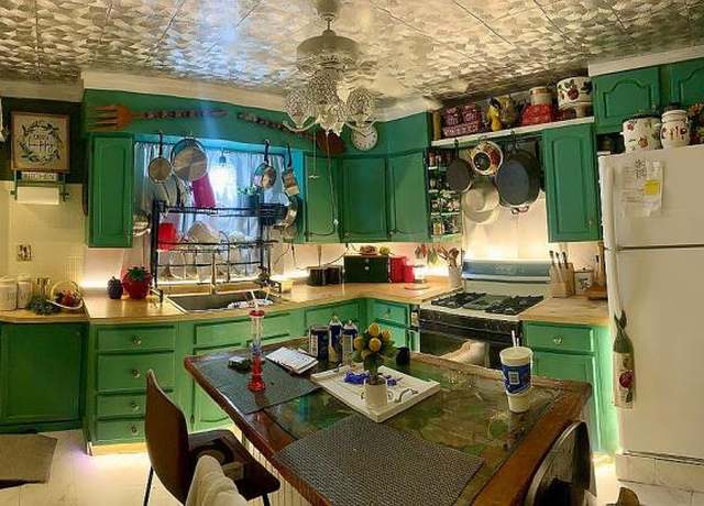 Property at 5022 Big Tyler Rd, Charleston, WV 25313, 4 beds, 1 bath