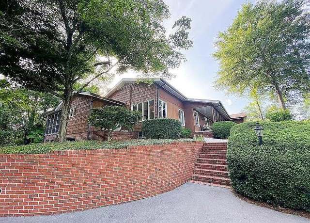 Property at 514 Loveman Ln, Dalton, GA 30720, 4 beds, 3 baths