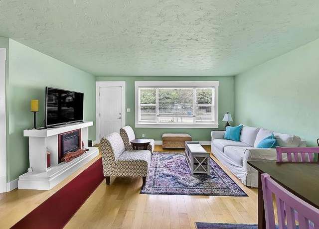 Property at 2409 S Phillippi St, Boise, ID 83705, 2 beds, 1 bath