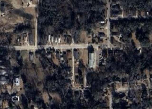 Property at 1349 East Ave, Vicksburg, MS 39180, 3 beds, 1.5 baths