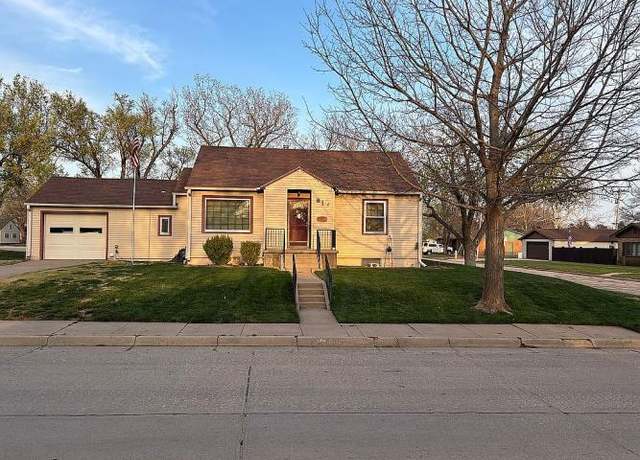 Property at 816 S Saint John Ave, Lyons, KS 67554, 2 beds, 2 baths
