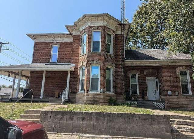 Property at 602 W Winona Ave, Warsaw, IN 46580, 5 beds, 3 baths