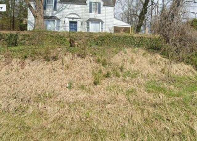 Property at 1108 Highland Rd, Charleston, WV 25302, 3 beds, 1.5 baths