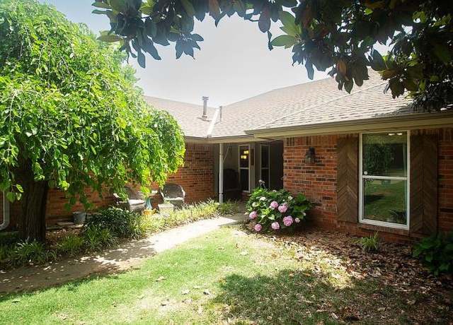 Property at 1816 Smoky Hollow Rd, Edmond, OK 73013, 4 beds, 2 baths