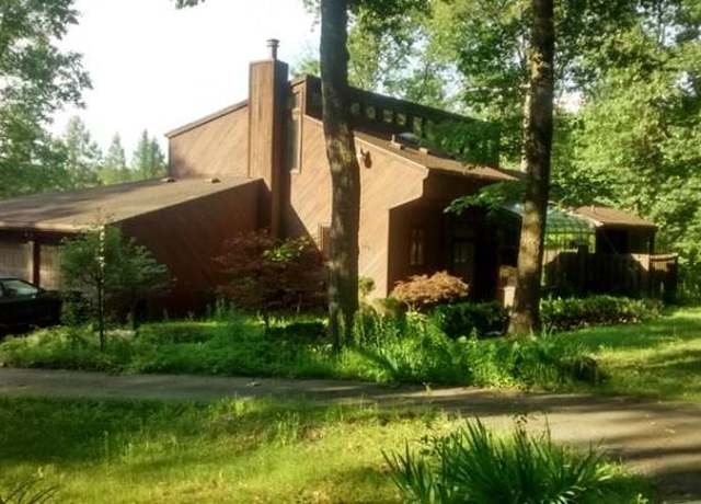 Property at 1400 Duck Creek Ln, Ortonville, MI 48462, 4 beds, 2.5 baths