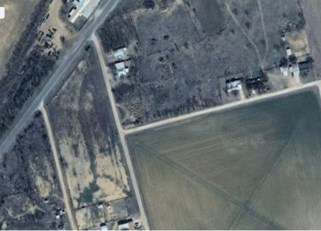Property at 320 SW 14th St, Hamlin, TX 79520, 2 beds, 1 bath