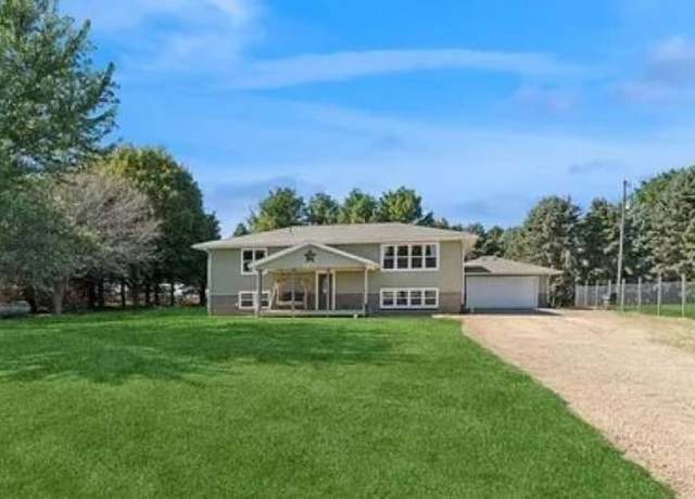 Property at 1374 290th Ave, Charlotte, IA 52731, 6 beds, 3 baths