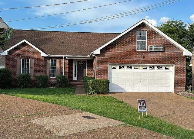 Property at 127 Oak Leaf Dr, Hendersonville, TN 37075, 4 beds, 2 baths