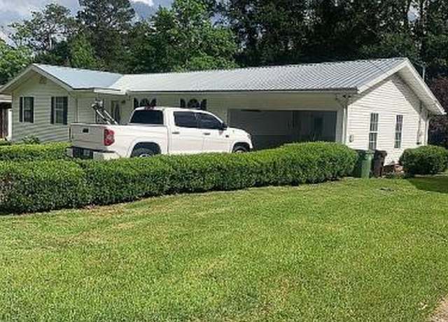 Property at 3406 W Adeline St, Hattiesburg, MS 39402, 3 beds, 2 baths