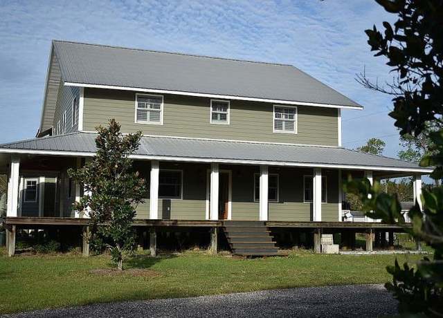 Property at 914 Cowart Rd, Plant City, FL 33567, 3 beds, 2.5 baths