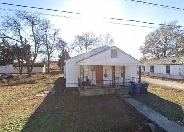 Property at 761 E Cherry St, Piggott, AR 72454, 3 beds, 1 bath