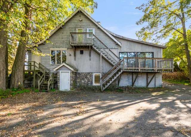 Property at 105 Hartford Tpke, Shrewsbury, MA 01545, 4 beds, 2 baths