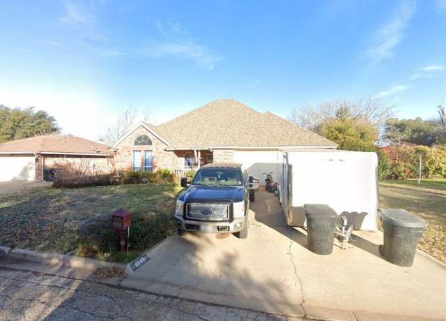 Property at 4640 Oak Knoll St, Abilene, TX 79606, 5 beds, 3.5 baths