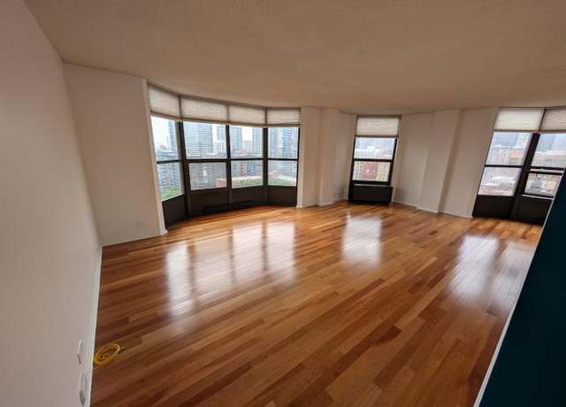 Property at 899 S Plymouth Ct #1703, Chicago, IL 60605, 2 beds, 1.5 baths