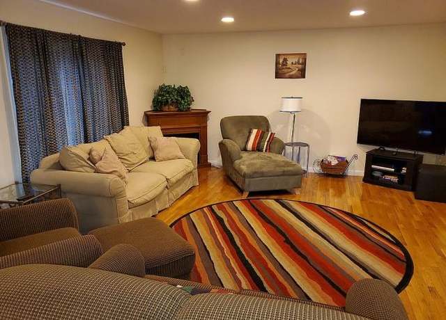 Property at 27 Route 103 Unit 27b, Sunapee, NH 03782, 4 beds, 3 baths