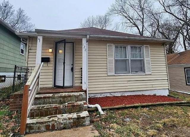Property at 122 Fermo Ave, Saint Louis, MO 63135, 2 beds, 1 bath