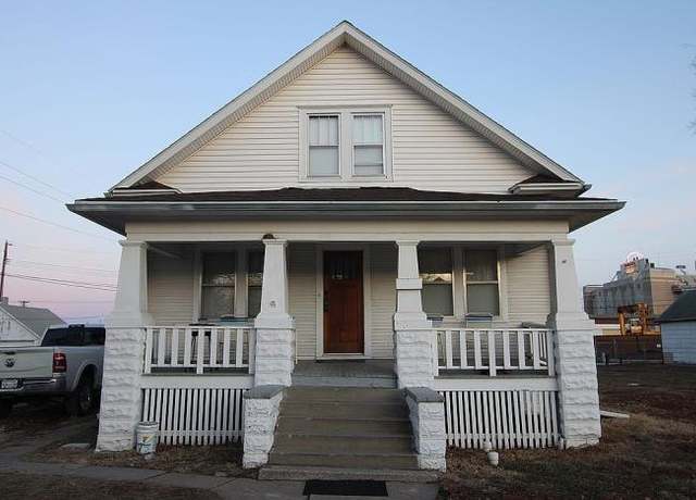 Property at 926 N 8th St, Lincoln, NE 68508, 4 beds, 2.5 baths