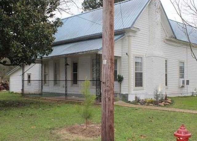 Property at 310 E Fannin St, De Kalb, TX 75559, 4 beds, 2 baths