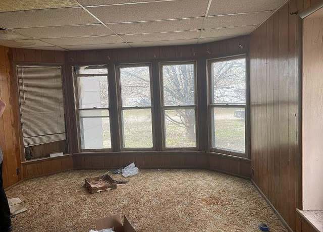 Property at 606 Maple Rd, Cedar Vale, KS 67024, 7 beds, 2 baths