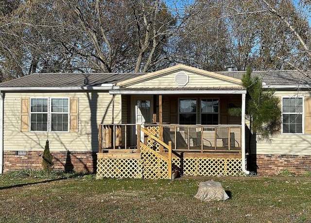 Property at 685 Clifty Rd, Paris, TN 38242, 3 beds, 2 baths