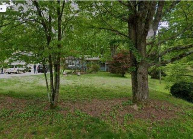 Property at 302 Morningside Dr, Clarkesville, GA 30523, 5 beds, 3 baths