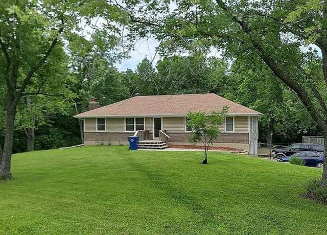 Property at 18201 S Hill Top Rd, Pleasant Hill, MO 64080, 4 beds, 3.5 baths