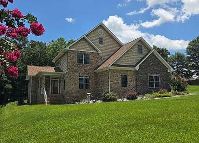Property at 122 Coachmans Dr, Auburn, AL 36832, 4 beds, 3.5 baths