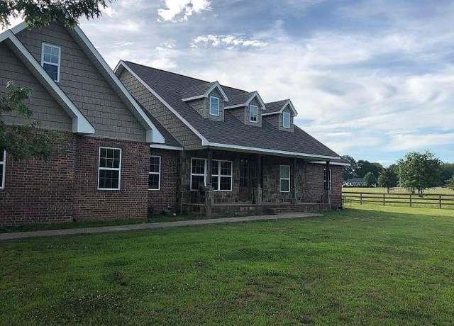 Property at 60 Mustang Ln, Batesville, AR 72501, 4 beds, 3.5 baths