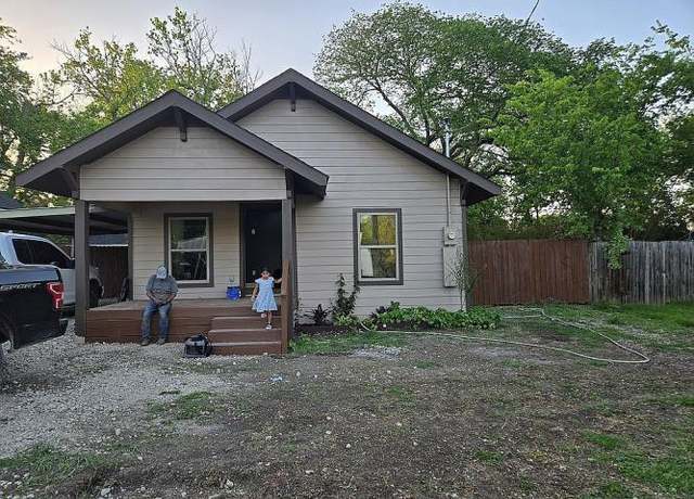 Property at 217 N Hawkins St, Waxahachie, TX 75165, 2 beds, 1 bath