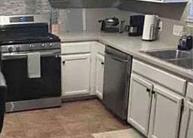 Property at 1417 E Logan St, Round Rock, TX 78664, 4 beds