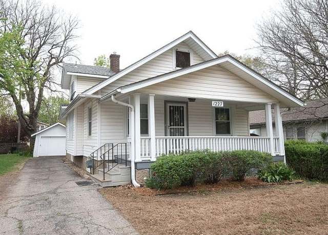 Property at 1227 SW Medford Ave, Topeka, KS 66604, 5 beds, 1 bath