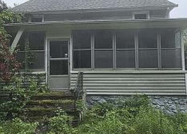 Property at 500 Old Colchester Rd, Uncasville, CT 06382, 3 beds, 1.5 baths