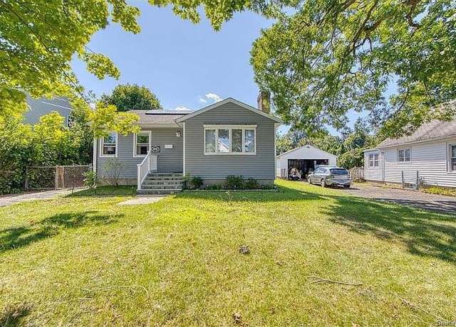 Property at 195 Dahl Ave, Stratford, CT 06614, 2 beds, 1 bath