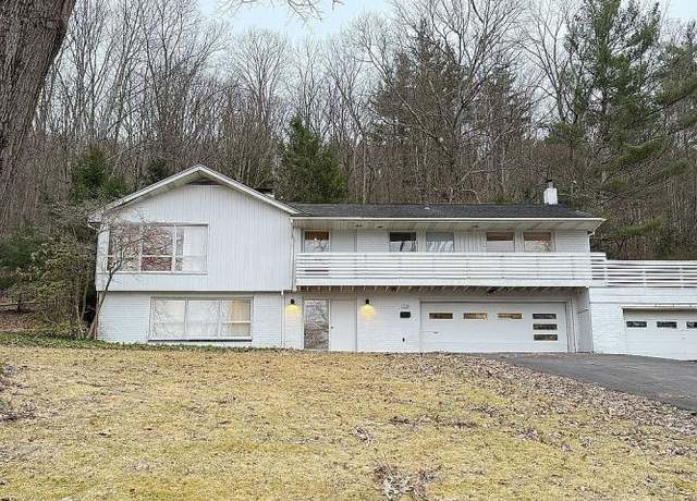 Property at 1331 Hillside Dr, Vestal, NY 13850, 4 beds, 2.5 baths
