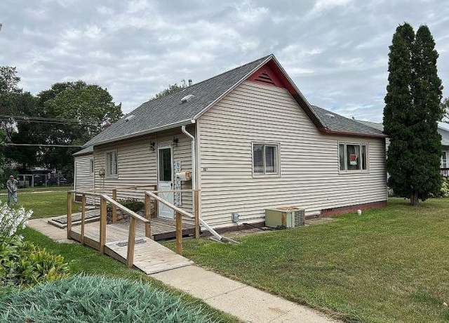 Property at 705 2nd Ave W, Mobridge, SD 57601, 2 beds, 1 bath