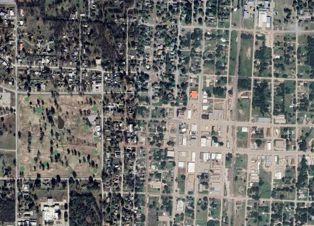 Property at 224 W Delaware Ave, Nowata, OK 74048, 2 beds