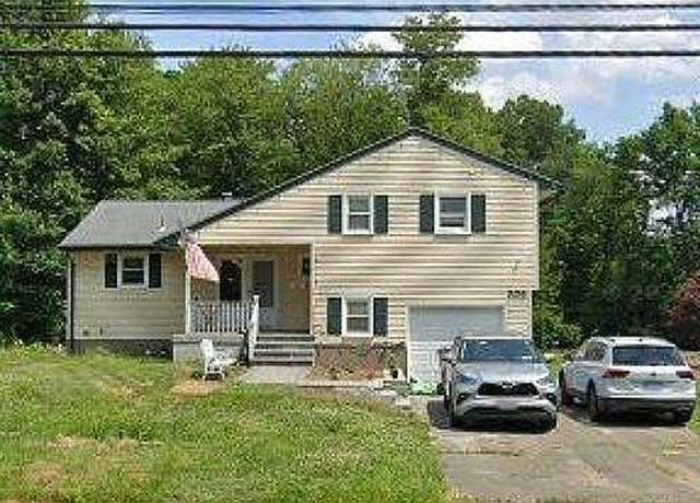Property at 206 Mohegan Dr, West Hartford, CT 06117, 3 beds, 2.5 baths