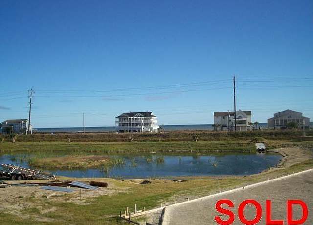 Photo of 989 Sea Spray Dr, Crystal Beach, TX 77650