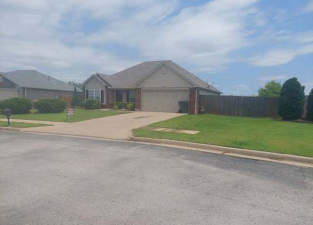 Property at 15011 S Glenn St, Glenpool, OK 74033, 3 beds, 2 baths